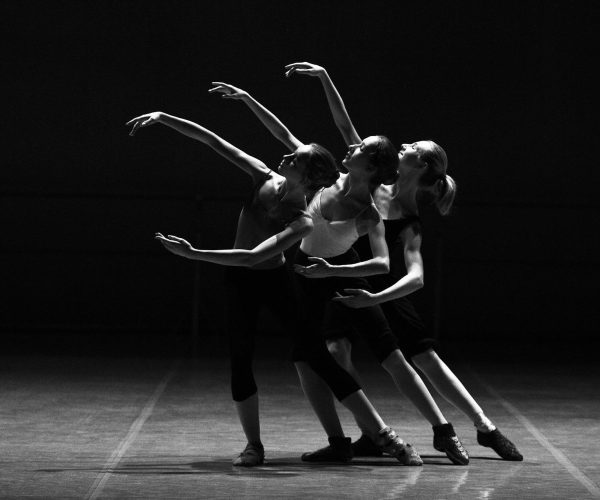 ballerinas-1376250_1920